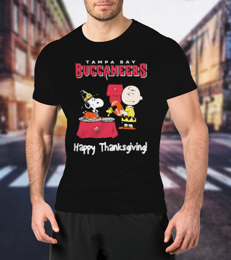 Tampa Bay Buccaneers Thanksgiving Charlie Brown And Snoopy Peanuts T-Shirt
