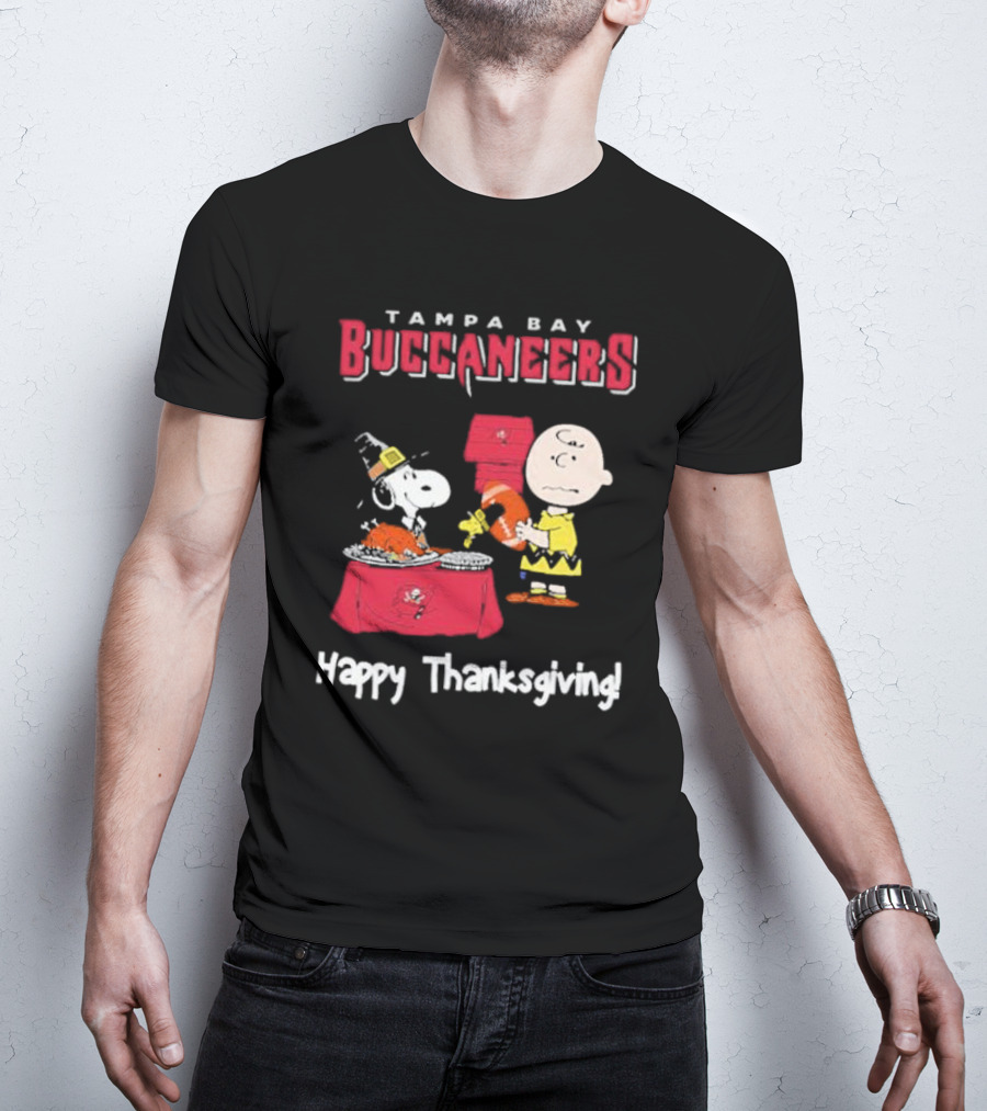 Tampa Bay Buccaneers Thanksgiving Charlie Brown And Snoopy Peanuts T-Shirt