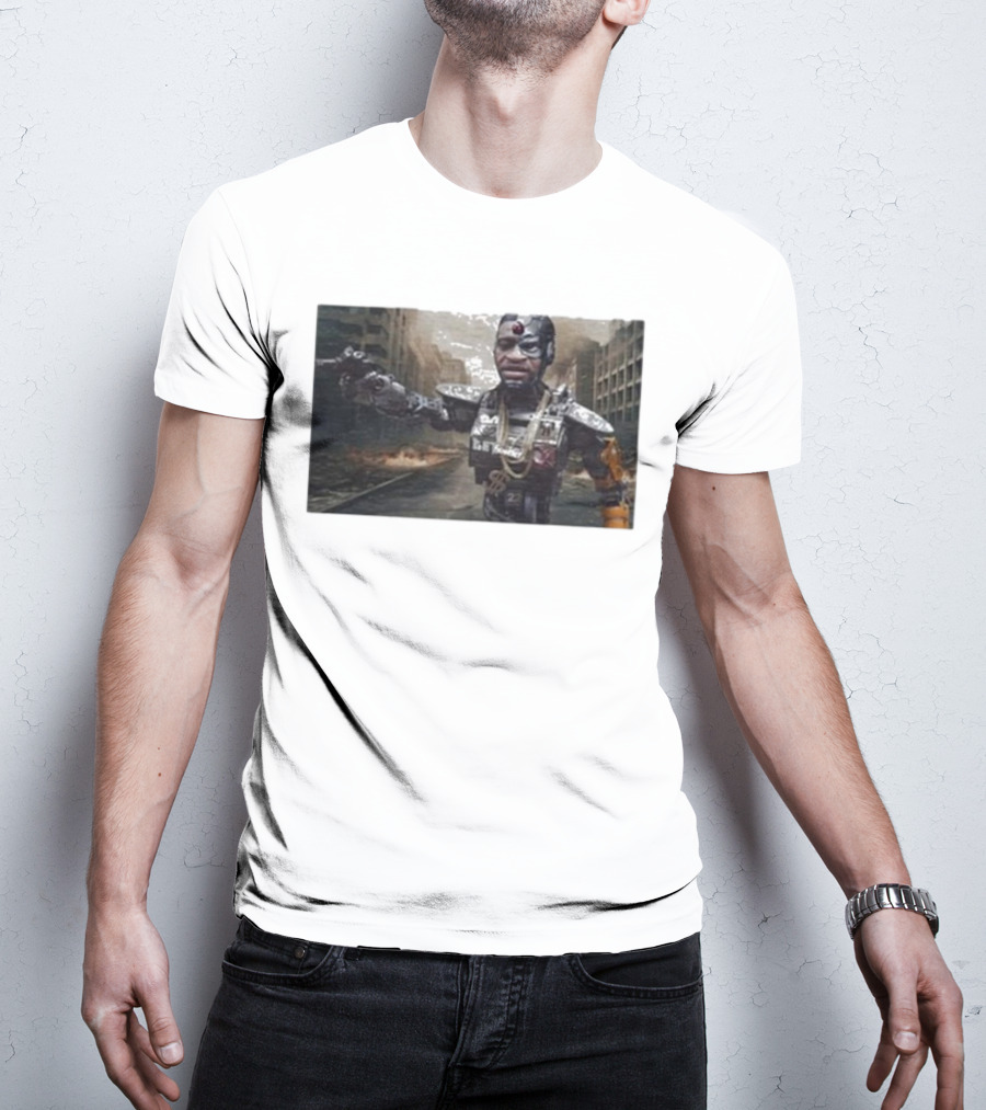Errl Gangsta Droyd Robot Cyborg In Post-Apocalyptic City Scene T-Shirt