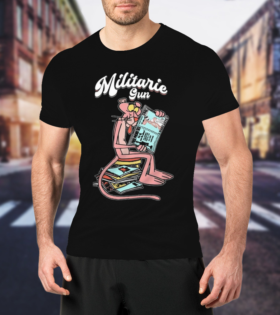Militarie Gun Pink Panther Reading Comics T-Shirt