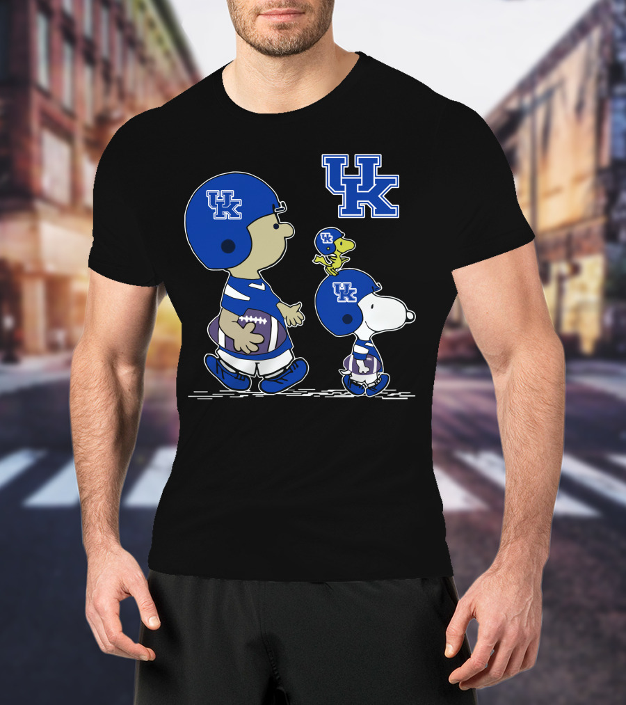 UK Wildcats Snoopy And Woodstock Football Helmets T-Shirt