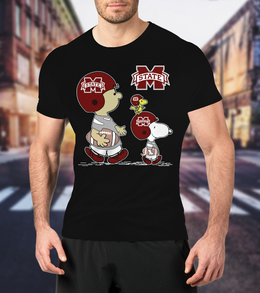 Ms State Bulldogs Snoopy And Woodstock Football Helmet M T-Shirt