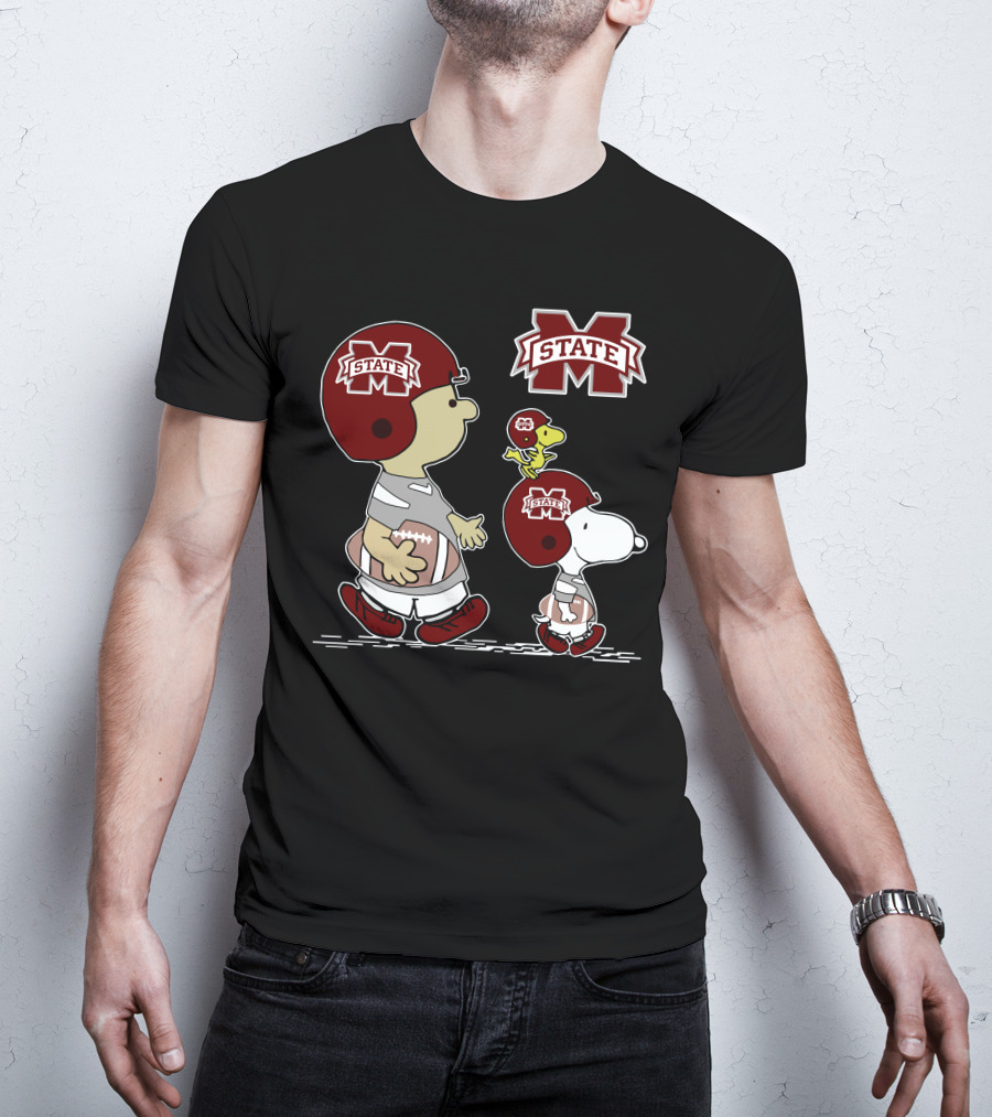 Ms State Bulldogs Snoopy And Woodstock Football Helmet M T-Shirt