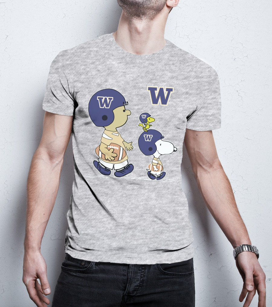Washington Huskies Peanuts Snoopy Football Team T-Shirt