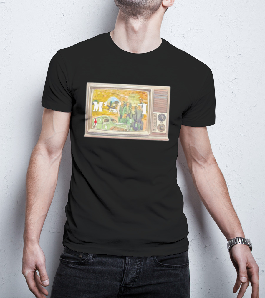 M*A*S*H 4077th Vintage TV Scene T-Shirt