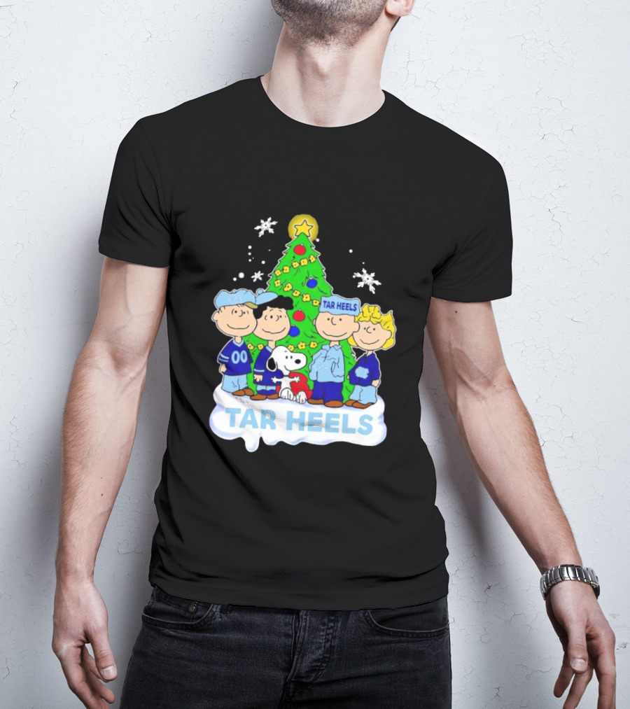 Tar Heels Peanuts Characters By Christmas Tree Holiday Scene T-Shirt
