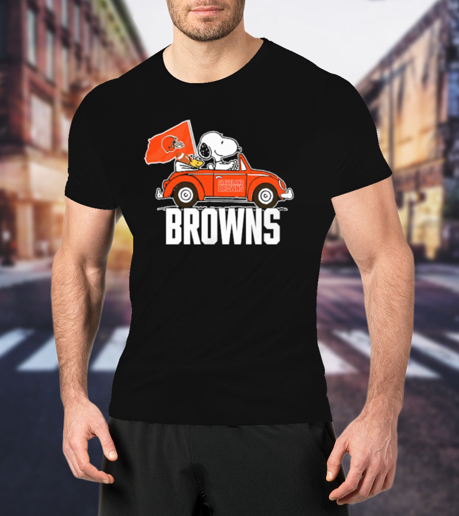 Cleveland Browns Snoopy Woodstock Driving Car With Flag T-Shirt