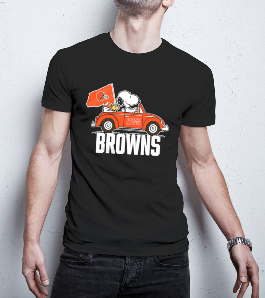 Cleveland Browns Snoopy Woodstock Driving Car With Flag T-Shirt