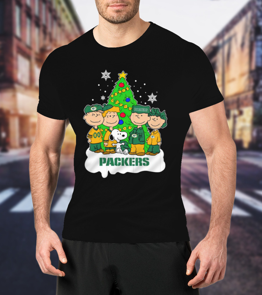 Green Bay Packers Christmas Peanuts Characters With Tree T-Shirt