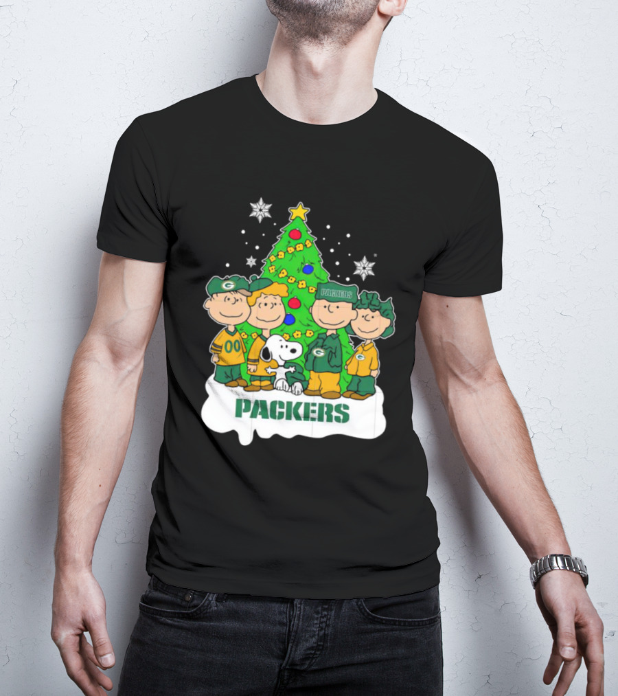 Green Bay Packers Christmas Peanuts Characters With Tree T-Shirt