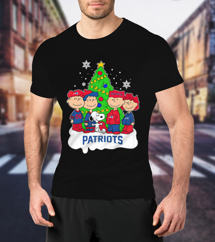 The Peanuts Characters Christmas With New England Patriots Tree And Snoopy T-Shirt