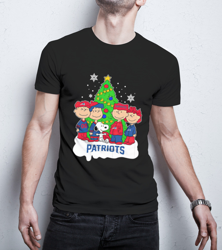 The Peanuts Characters Christmas With New England Patriots Tree And Snoopy T-Shirt