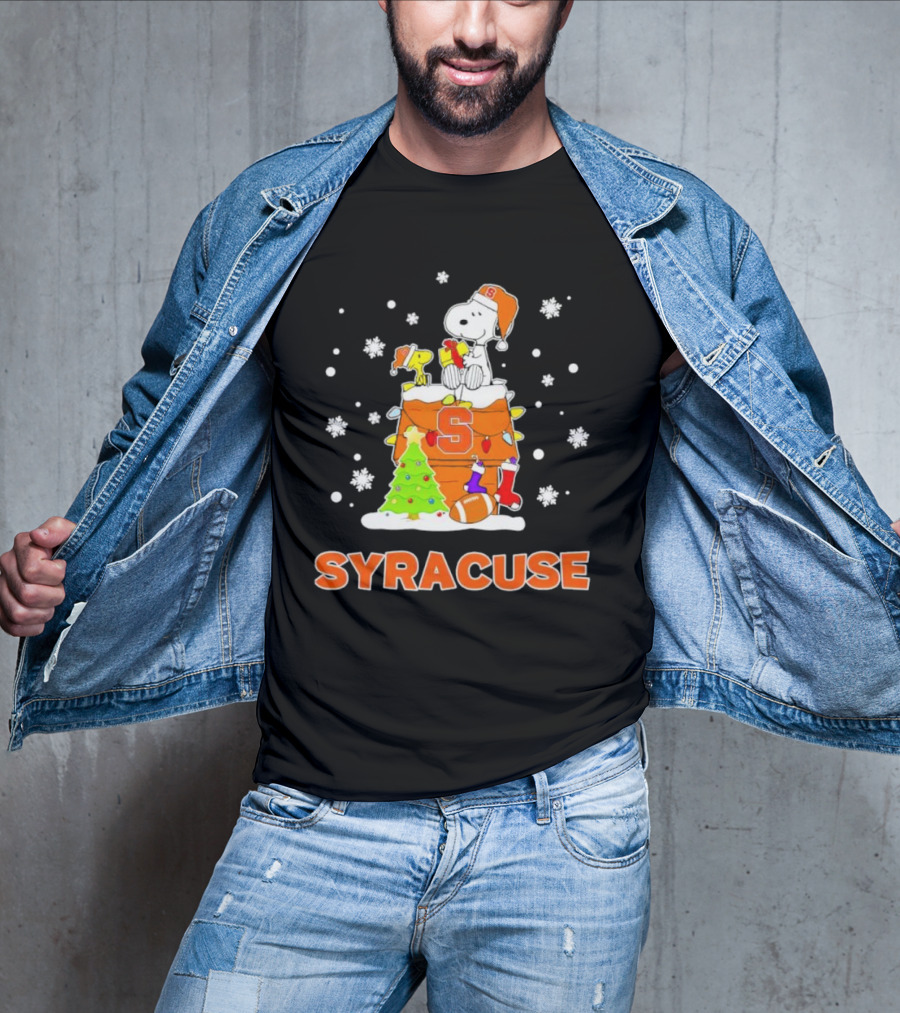 Snoopy And Woodstock On Syracuse Orange Doghouse Christmas Football Scene T-Shirt