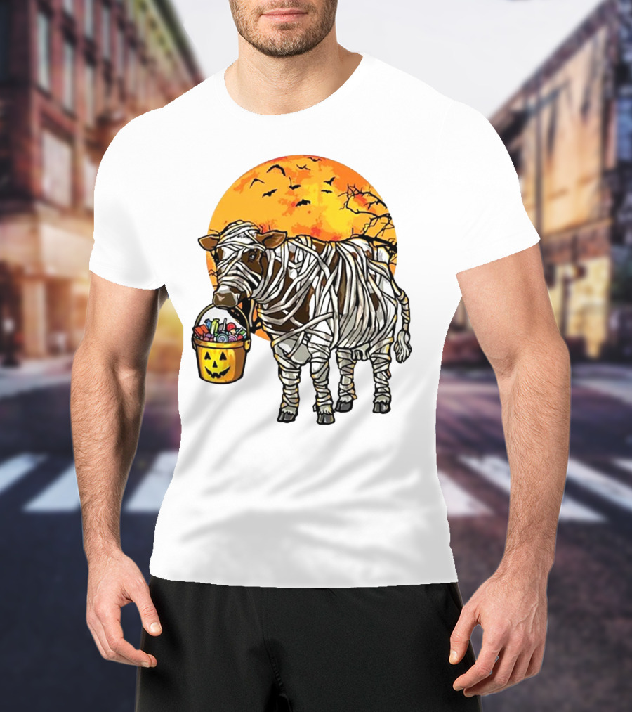 Mummified Cow Trick-or-Treating Under Full Halloween Moon T-Shirt