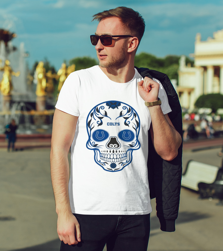 Colts Blue Decorative Skull With Horseshoe Motif T-Shirt