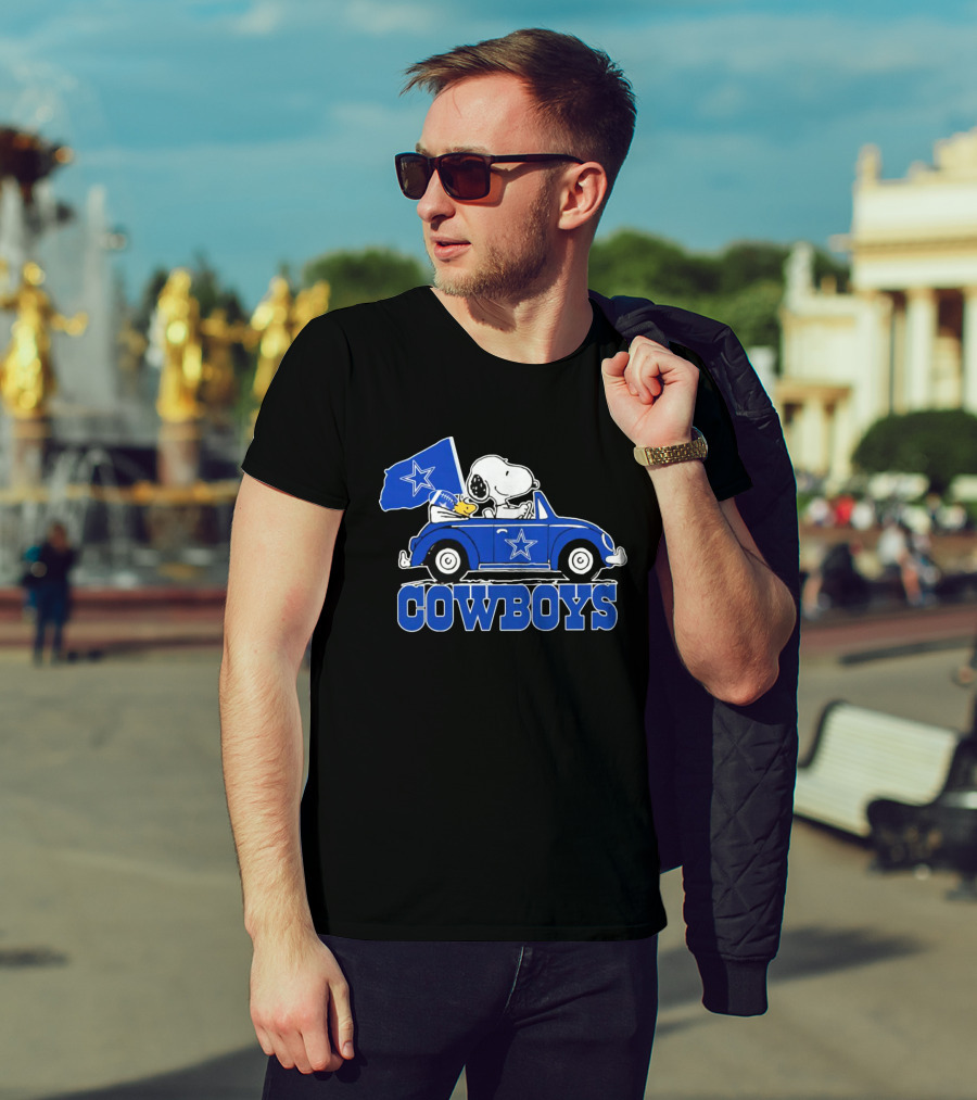Snoopy And Woodstock Driving Car Cowboys Flag T-Shirt
