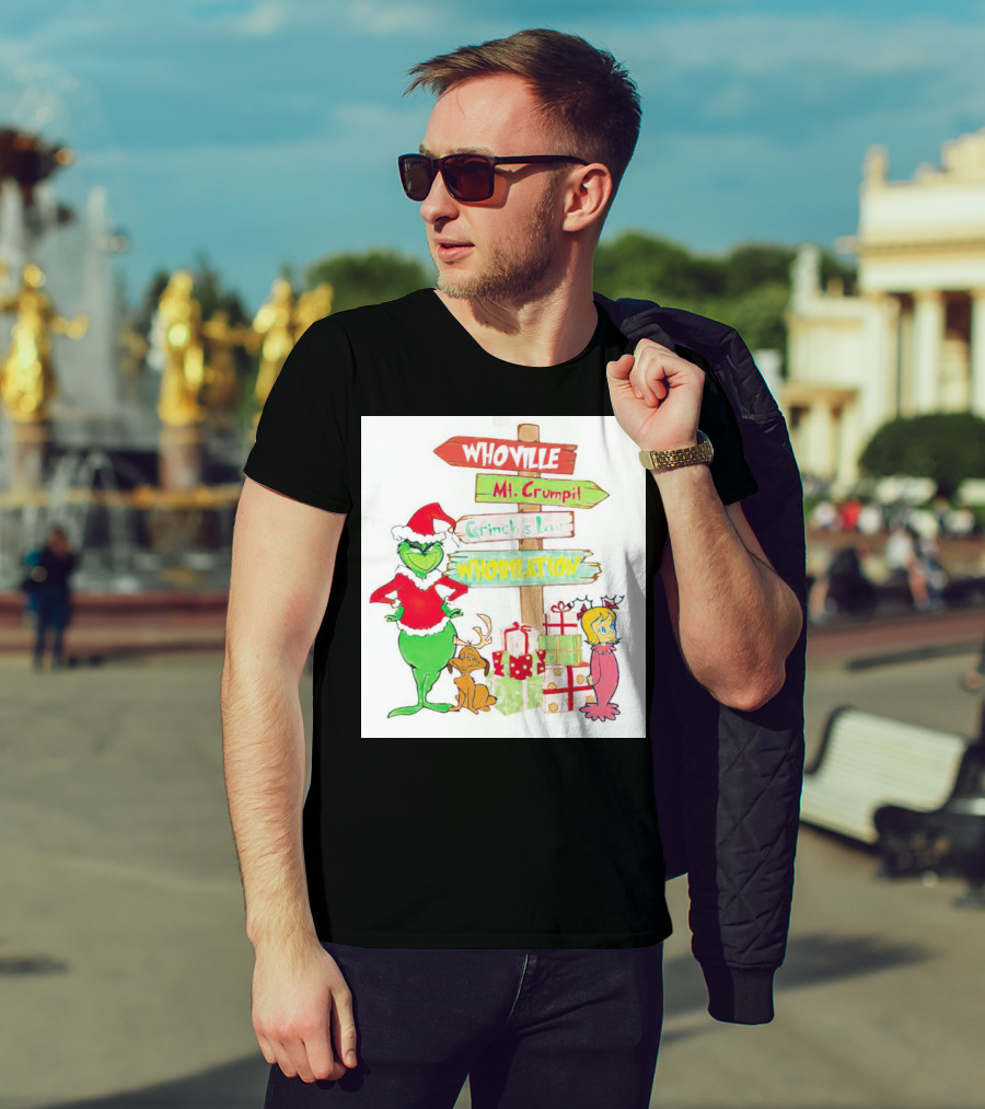 Whoville Mt. Crumpit Grinch’s Lair Whobilation Christmas Scene With Grinch And Max T-Shirt