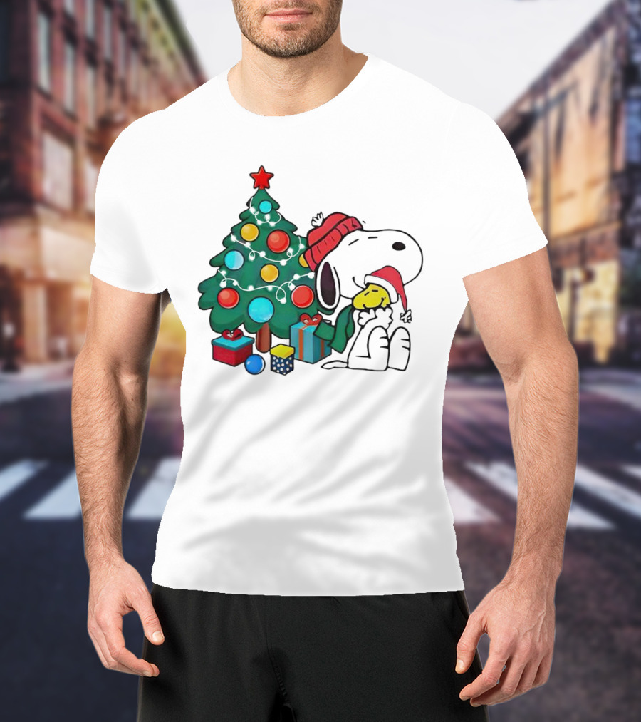 Snoopy Woodstock Christmas Tree Hug Gifts T-Shirt