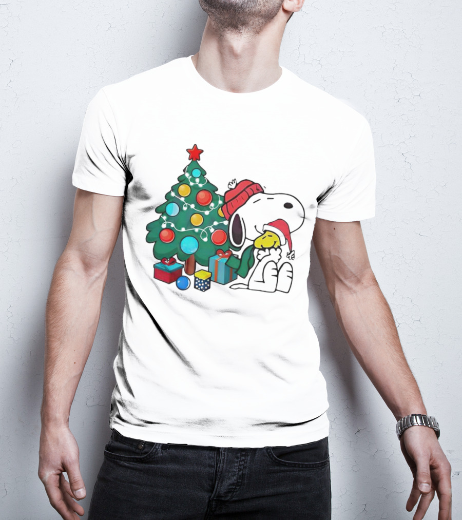 Snoopy Woodstock Christmas Tree Hug Gifts T-Shirt