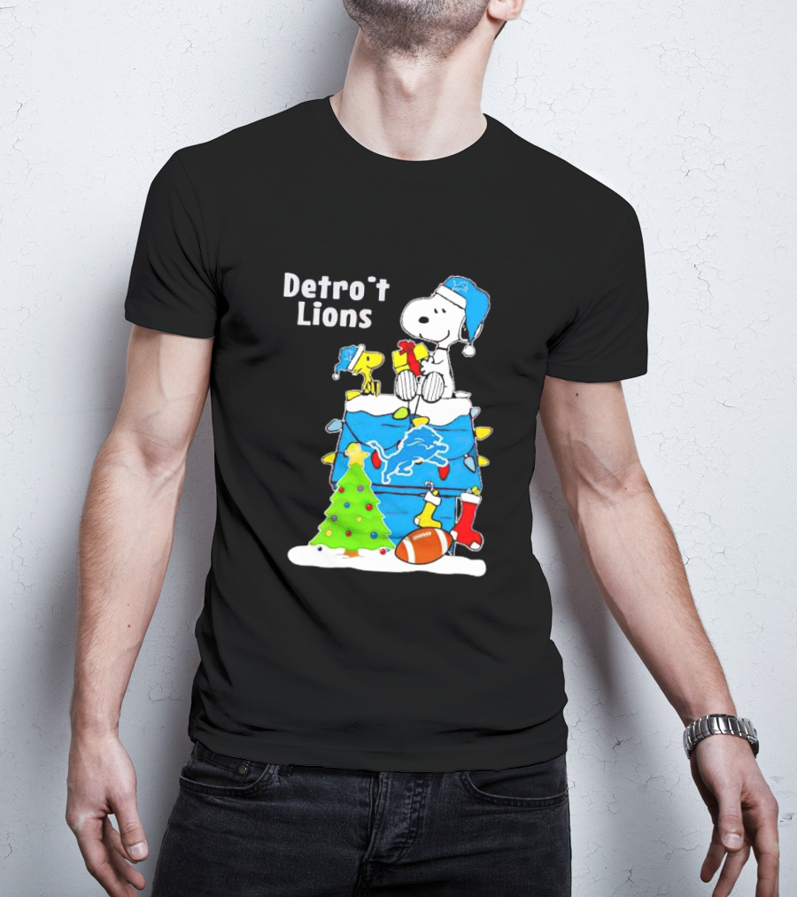 Snoopy And Woodstock Detroit Lions Christmas Igloo With Football And Tree T-Shirt
