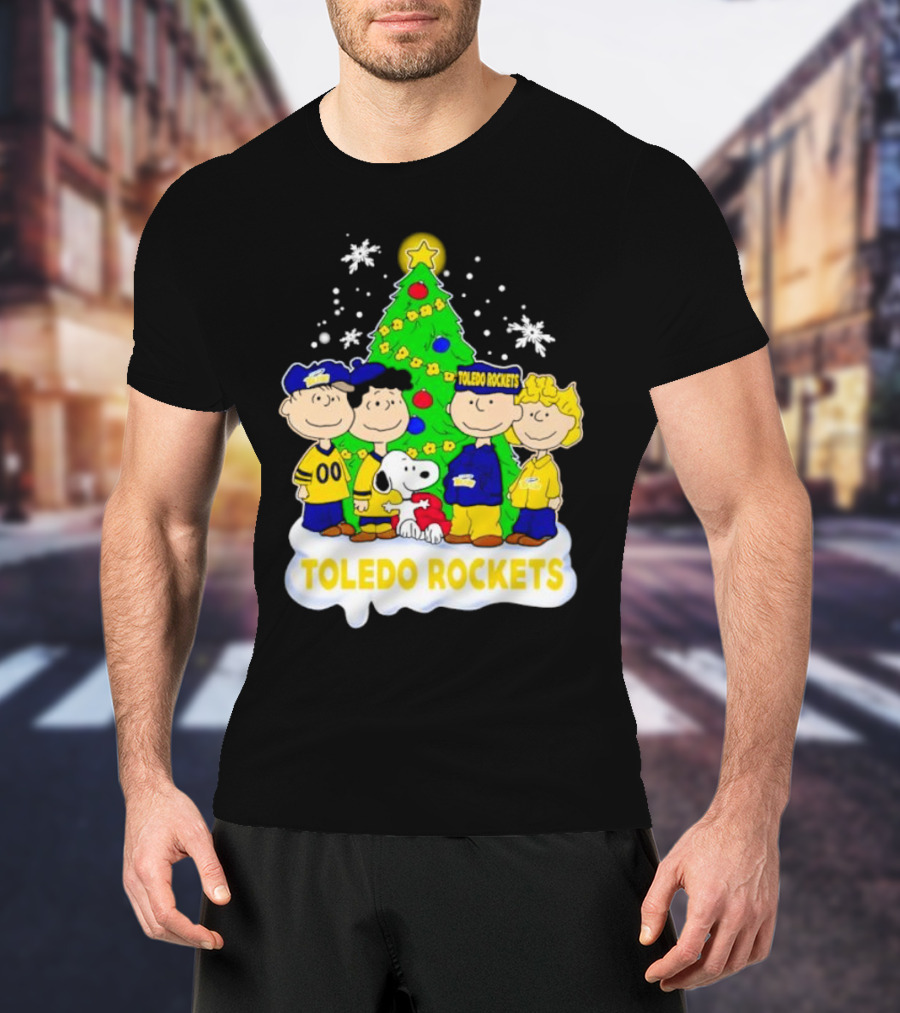 Peanuts Toledo Rockets Christmas Tree With Snoopy And Friends T-Shirt