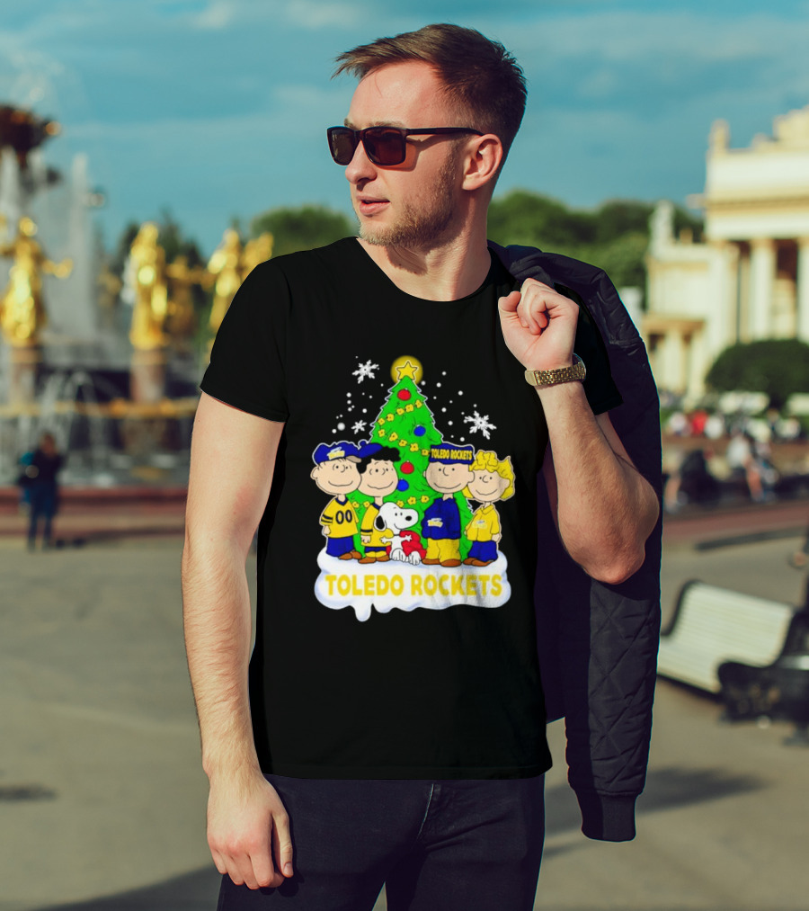 Peanuts Toledo Rockets Christmas Tree With Snoopy And Friends T-Shirt