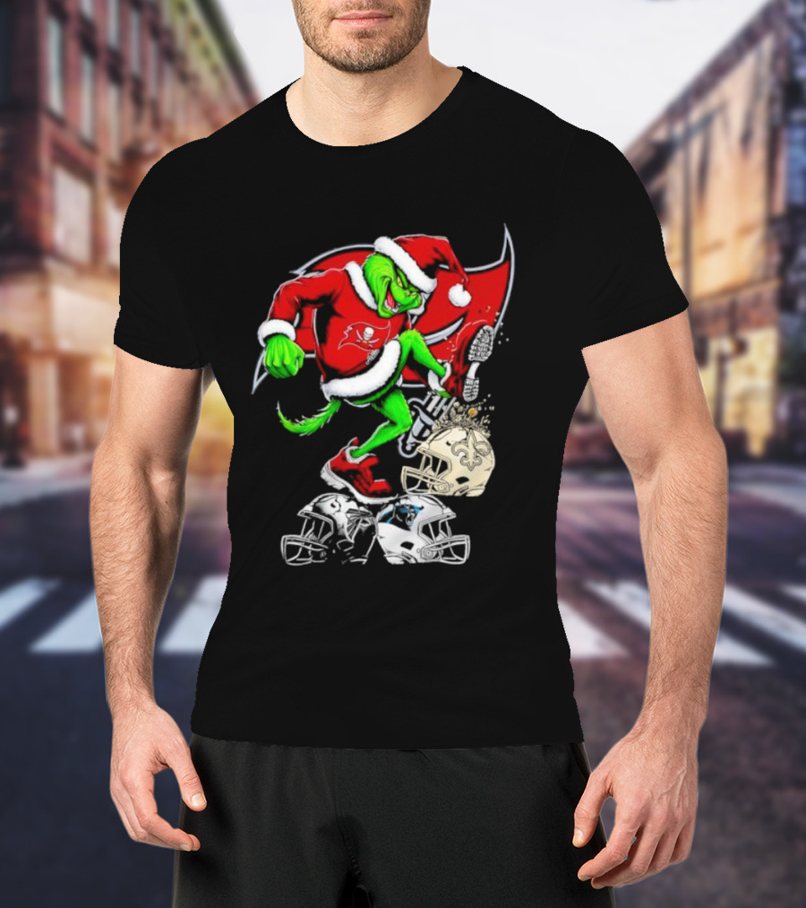 Tampa Bay Buccaneers Grinch Santa Stomping NFL Helmets Funny Christmas T-Shirt