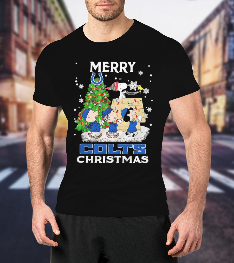 Merry Christmas Peanuts Characters Indianapolis Colts T-Shirt