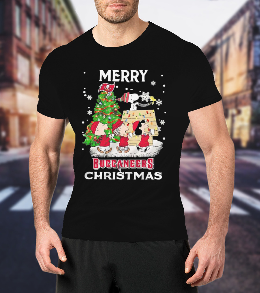 Merry Christmas Peanuts Characters Tampa Bay Buccaneers T-Shirt