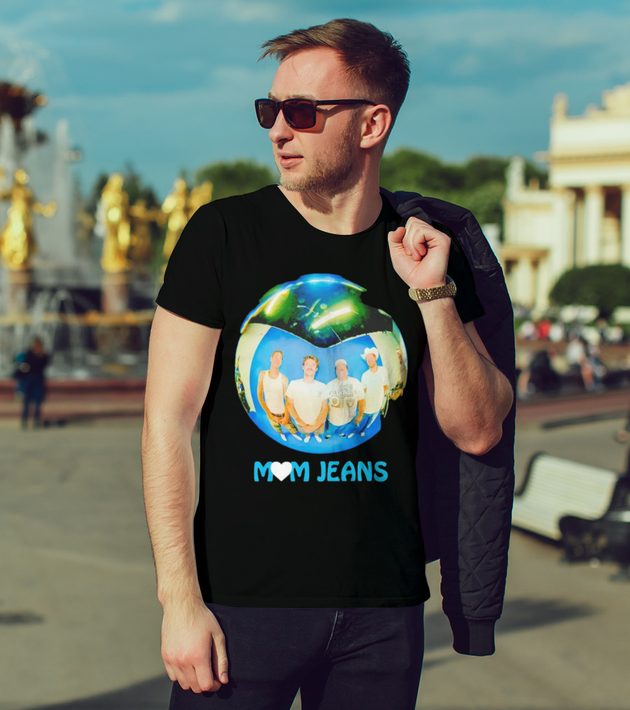 Mom Jeans Heart Raiders Orb Photo T-Shirt