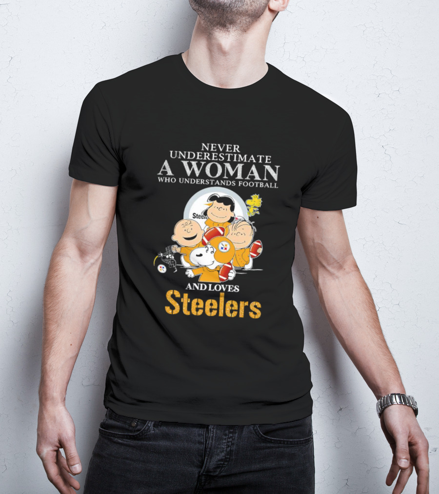 Peanuts Characters Never Underestimate A Woman Who Loves Steelers Football T-Shirt