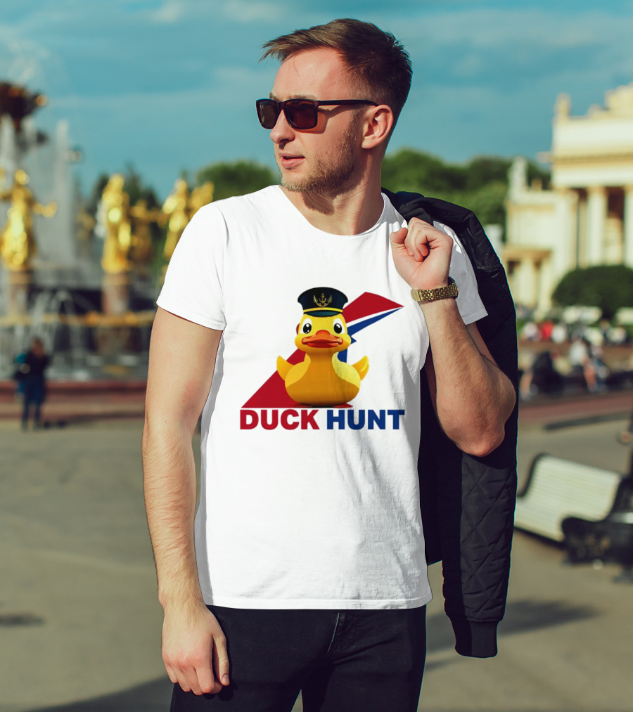 Cruising Duck Hunt Captain Rubber Duck Navy T-Shirt
