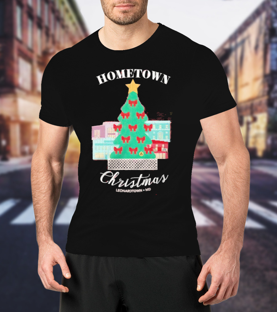 Hometown Christmas Leonardtown MD Christmas Tree With Red Bows And Star T-Shirt