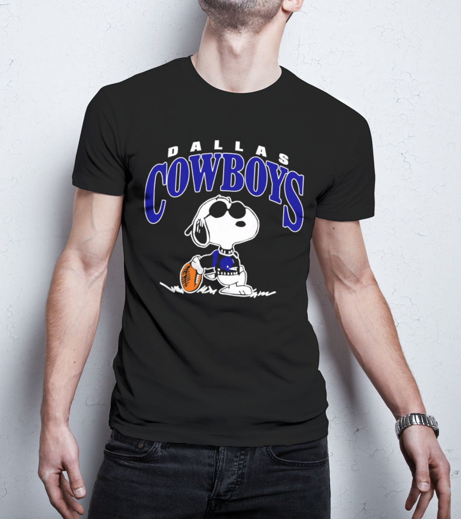 Dallas Cowboys Snoopy Football Player T-Shirt