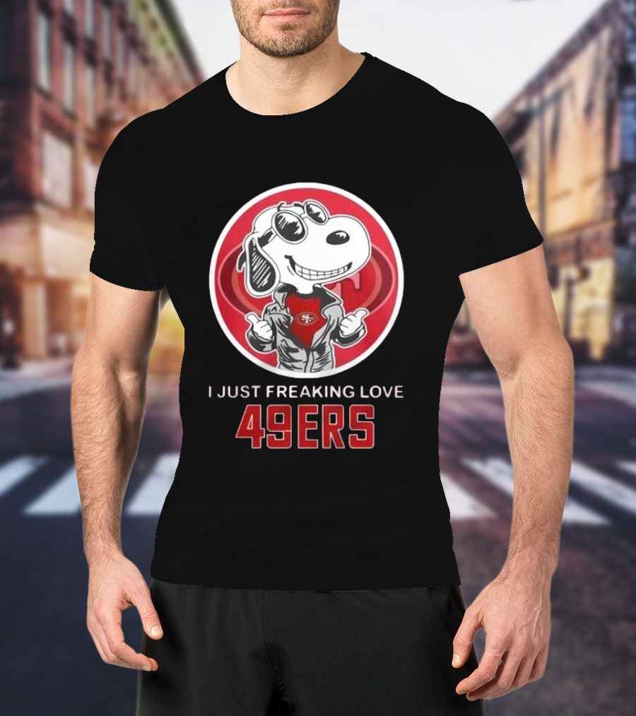 San Francisco 49ers Snoopy I Just Freaking Love 49ers T-Shirt
