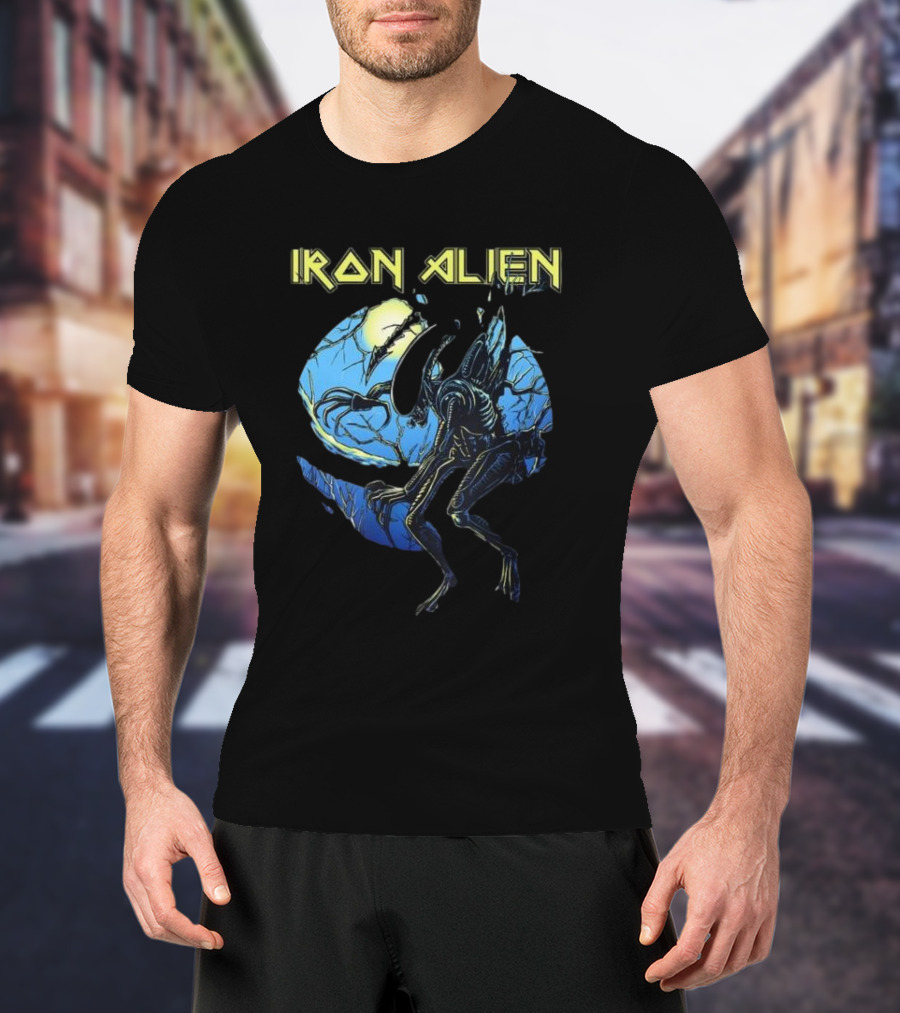 Iron Alien Xenomorph Moonlight Scene T-Shirt