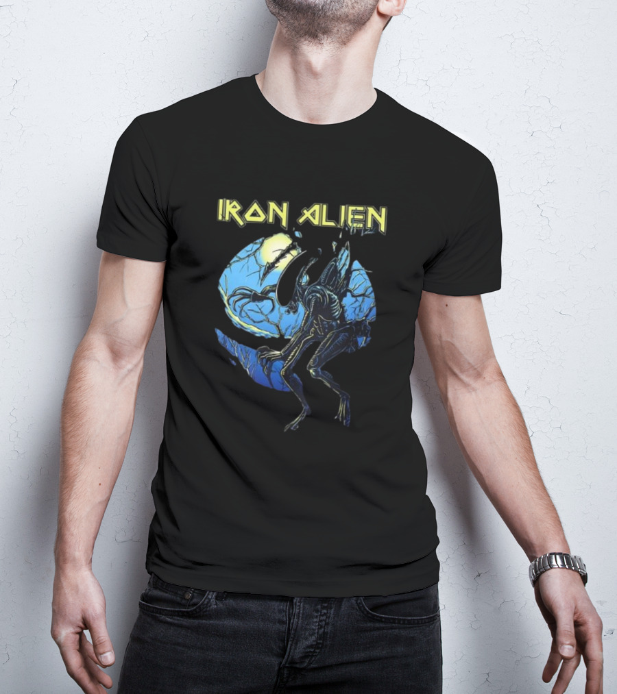 Iron Alien Xenomorph Moonlight Scene T-Shirt
