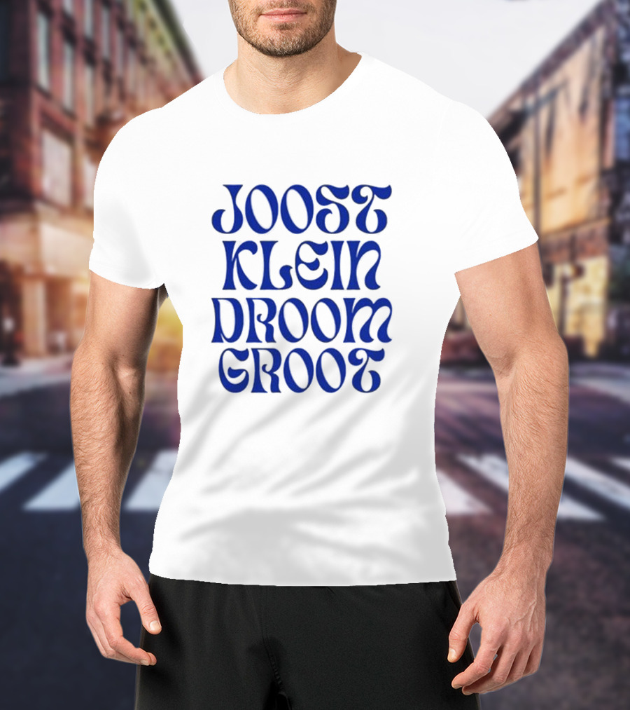 Joost Klein Droom Groot Retro Bold Blue Typography T-Shirt