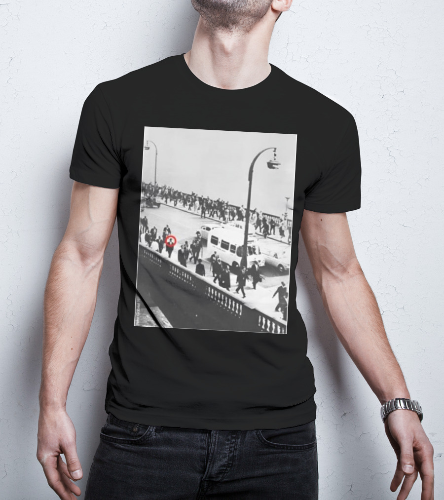 Peter Gabriel In 1977 Urban Crowd With Red Circle Highlight T-Shirt