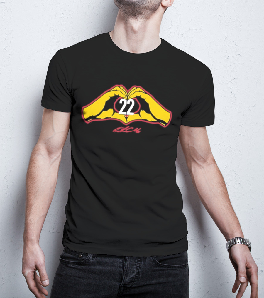 Caitlin Clark Heart Hands 22 Sign T-Shirt