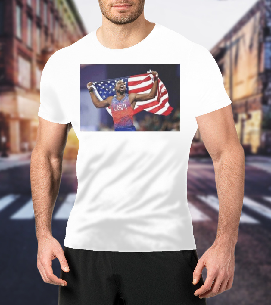 USA Track Champion Noah Lyles Celebrates 100M Victory Paris Olympics T-Shirt
