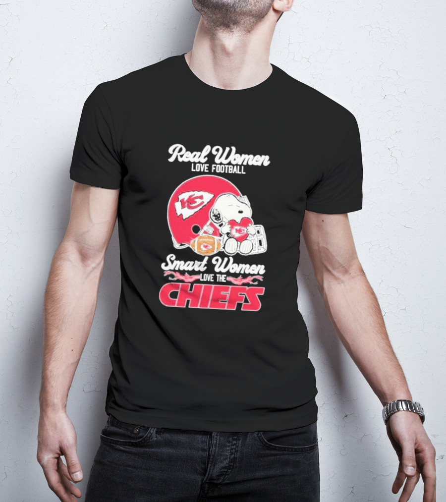 Real Women Love Football Smart Women Love The Kansas City Chiefs Snoopy Chiefs Love T-Shirt
