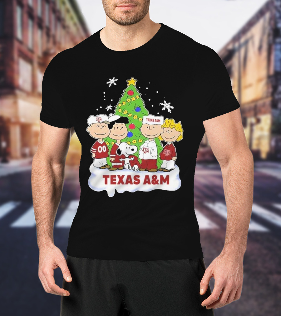 Texas A&M Aggies Christmas With Snoopy And Peanuts Characters T-Shirt