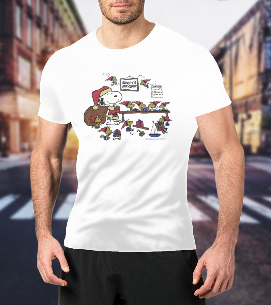 Snoopy's Workshop Peanuts Christmas Snoopy Santa Charlie Brown Woodstock Presents December Calendar T-Shirt