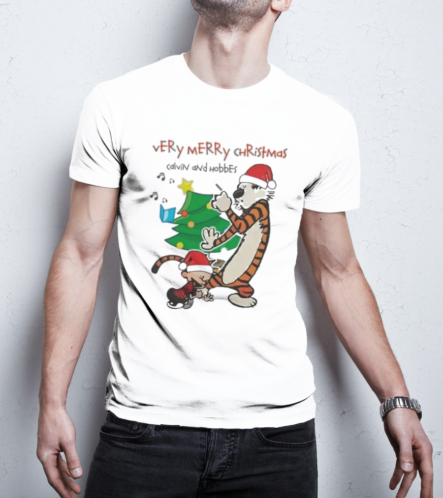 VErY MERRY ChrIStmAS Calvin And Hobbes Santa Hats Christmas Tree Dance T-Shirt