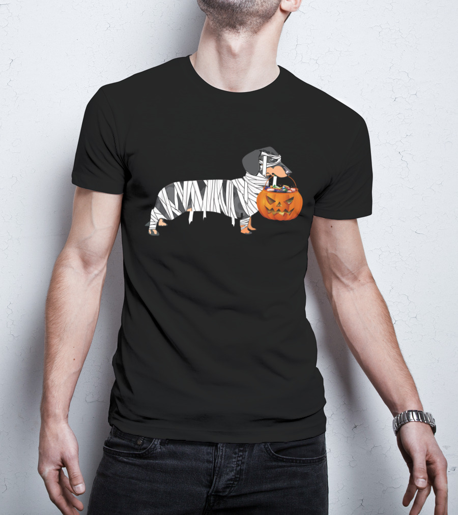 Halloween Pumpkin Mummy Dachshund With Trick-or-Treat Jack-o'-Lantern T-Shirt