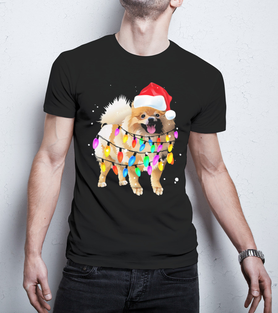 Pomeranian With Santa Hat And Colorful Christmas Lights T-Shirt