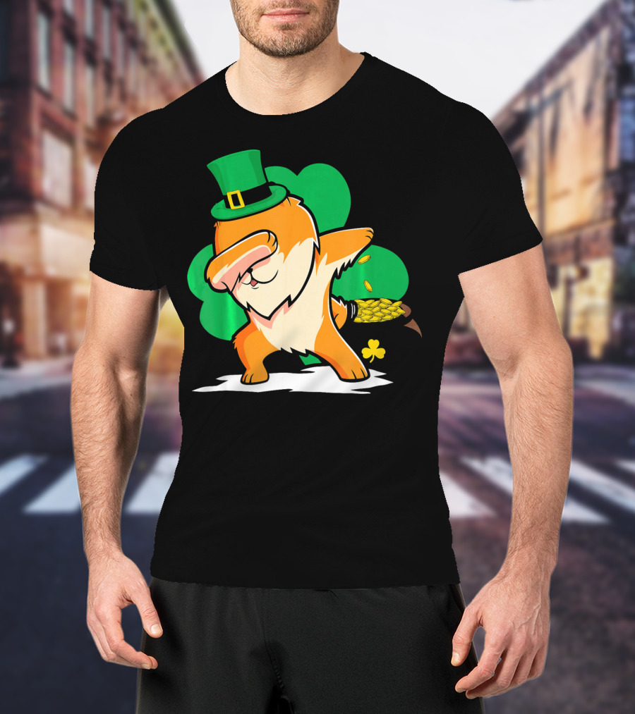 St Patrick's Day Dabbing Pomeranian With Leprechaun Hat And Shamrock T-Shirt