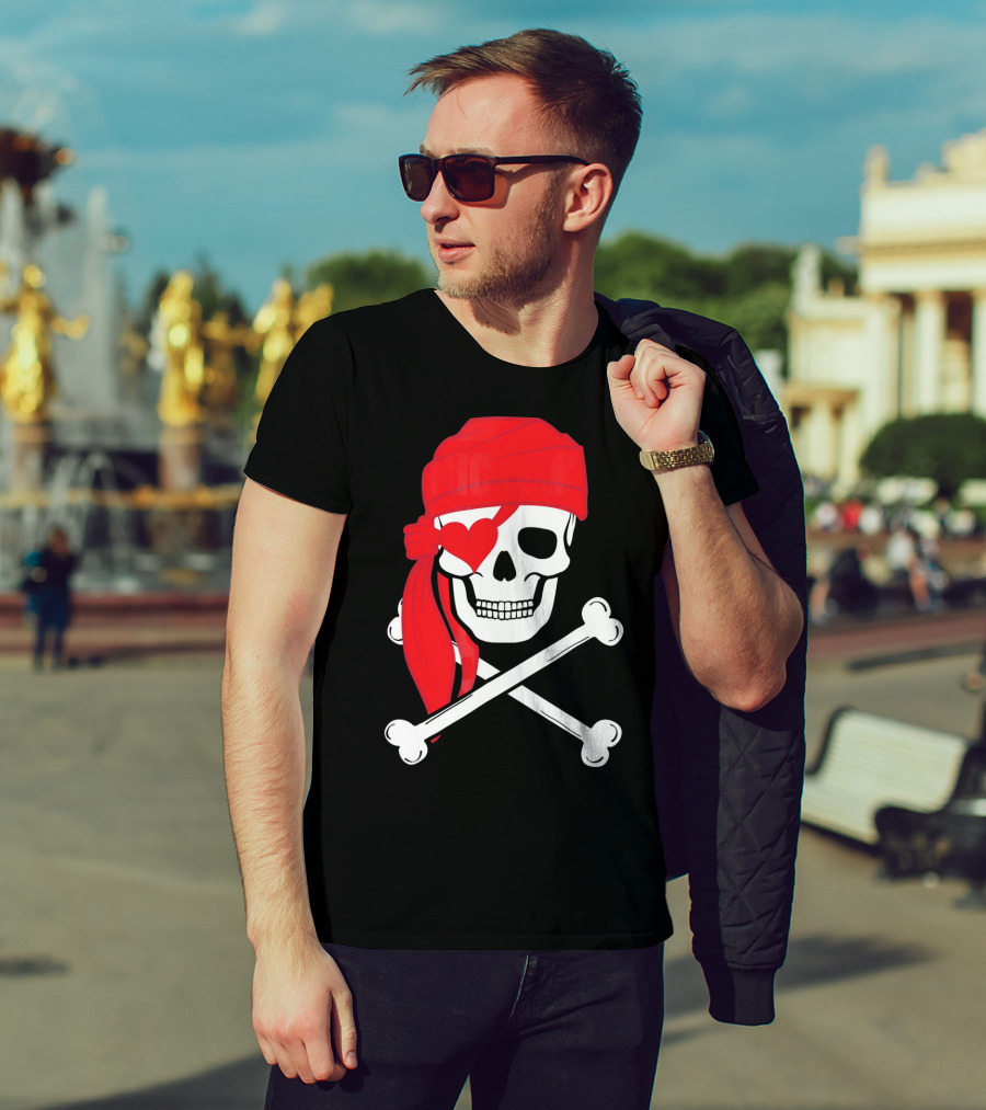 Pirate Skull And Cross Bones Heart Eyepatch Valentines T-Shirt