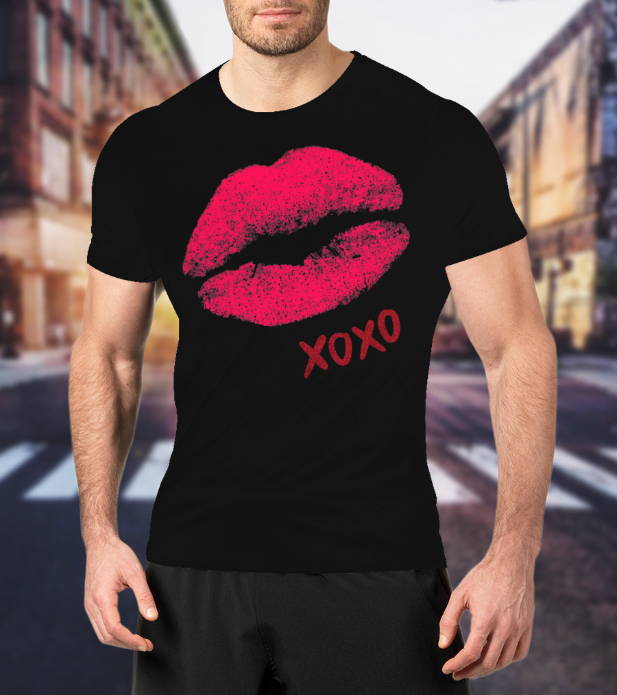 Red Lips XOXO Valentine Day Kiss T-Shirt